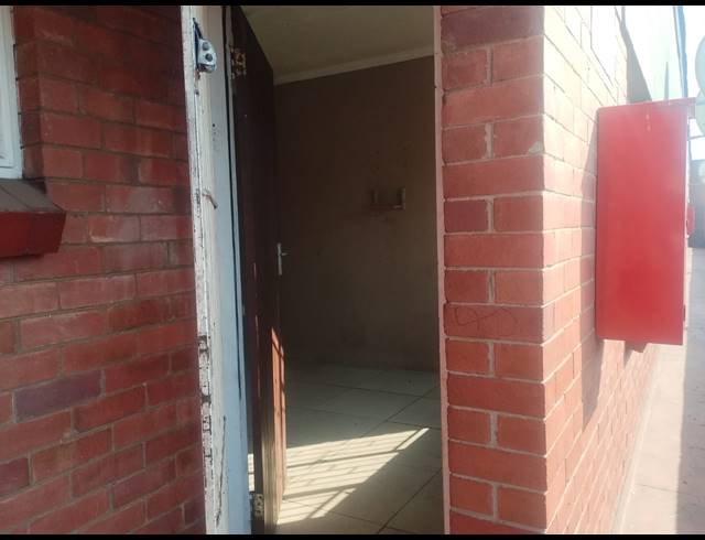 16 BEDROOM APARTMENT BLOCK FOR SALE IN VEREENIGING CENTRAL